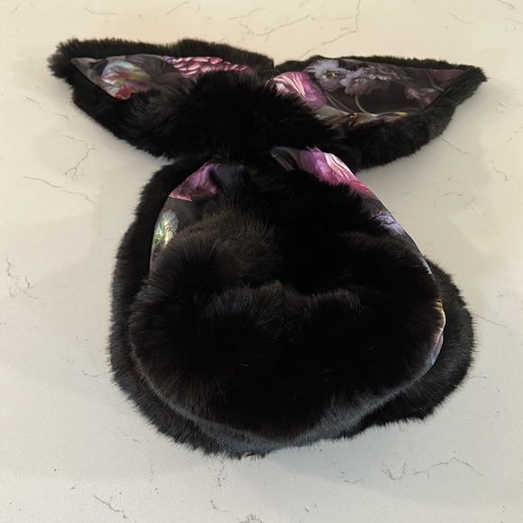 Ted Baker reversible black faux fur scarf NWOT - Picture 7 of 15